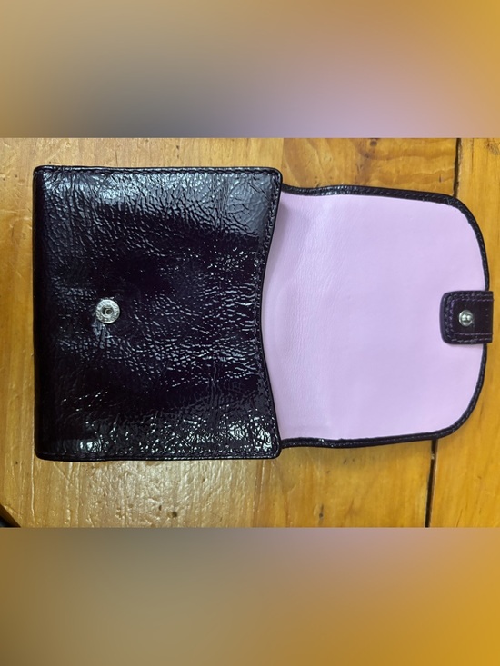 Coach patent leather wallet. - Picture 3 of 16